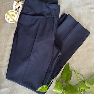 Tail White Label casual, stretchy navy blue pull on ankle pants size 4…